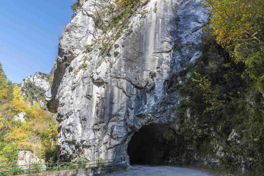 Huesca - parque nacional de Ordesa y Monte Perdido - valle de Añisclo 19 - cañon de Añisclo - desfiladero de las Cambras.jpg
